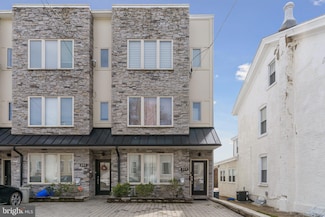 329 Delmar St, Philadelphia, PA 19128