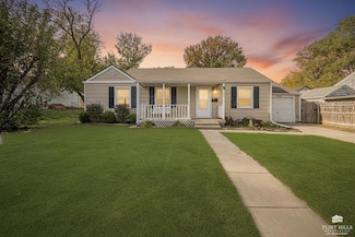 104 Sunset Dr, Junction City, KS 66441