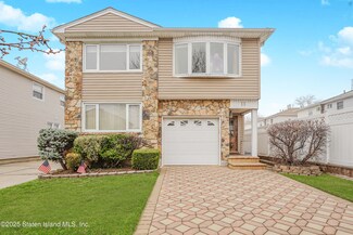 11 Adlai Cir, Staten Island, NY 10312