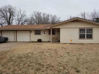 306 Candlewood Cir, Enid, OK 73701