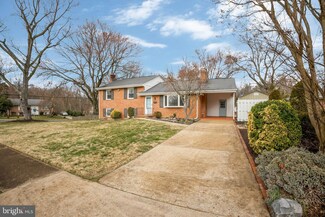 7626 Webbwood Ct, Springfield, VA 22151