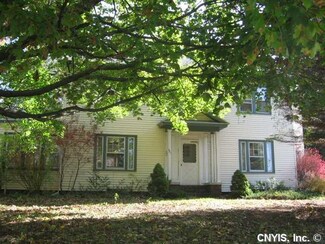 945 Comstock Ave, Syracuse, NY 13210