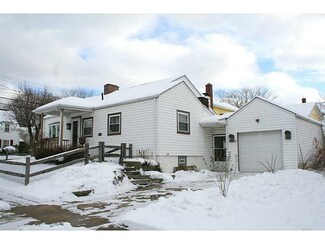200 W Grandview Ave, Zelienople, PA 16063