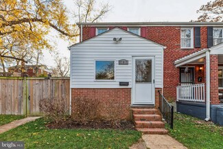 2707 Farnsworth Dr, Alexandria, VA 22303