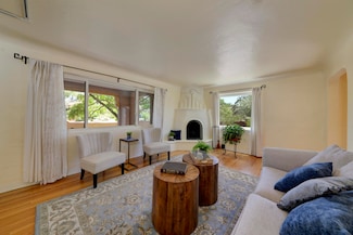 525 Solano Dr SE, Albuquerque, NM 87108