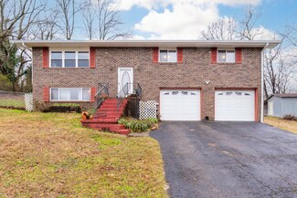 29 Carolyn Ln, Rossville, GA 30741