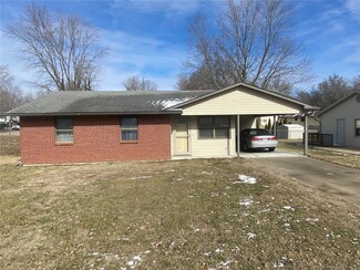 1320 Oak St, Jackson, MO 63755