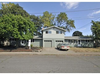 1305 W 17th Ave, Eugene, OR 97402