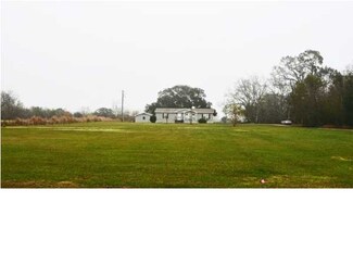13915 Harrington Rd, Erath, LA 70533