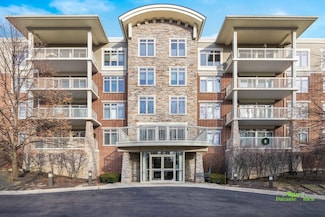 425 Benjamin Dr Unit 205, Vernon Hills, IL 60061