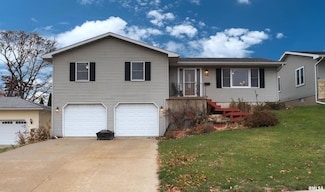 716 Tower Rd, Clinton, IA 52732