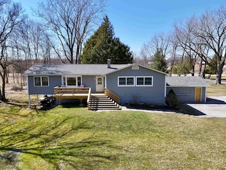 38 Holiday Point Rd, North Hero, VT 05474