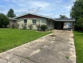 221 Oakshire Dr, Houma, LA 70364