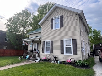 9 Rowley St, Gouverneur, NY 13642