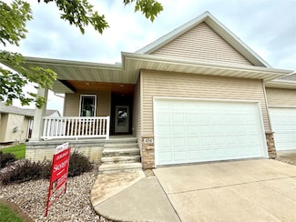 450 2nd St, Fairfax, IA 52228
