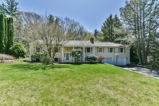 10 Blueberry Ln, Sturbridge, MA 01566