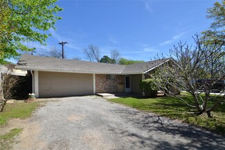 105 Peach St, Denton, TX 76209