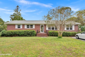 143 Stonewall Jackson Dr, Wilmington, NC 28412