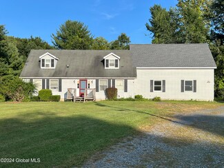 87 Sunset Dr, Stuyvesant, NY 12173