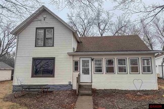 406 4th Ave NW, Waseca, MN 56093