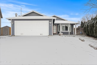 213 Nugget St, Moxee, WA 98936