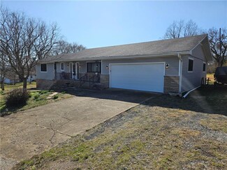 14 Saint Cloud Dr, Cape Fair, MO 65624