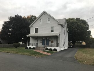 40 Pickering St, Chicopee, MA 01013
