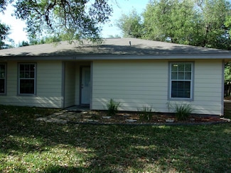 144 Palm St, Rockport, TX 78382