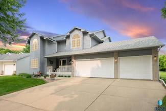 3805 S Lisanne Ave, Sioux Falls, SD 57103