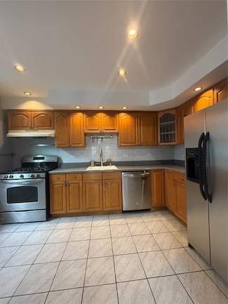 71-05 69th Place, Flushing, NY 11385