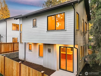 7317 128th Ave NE, Kirkland, WA 98033