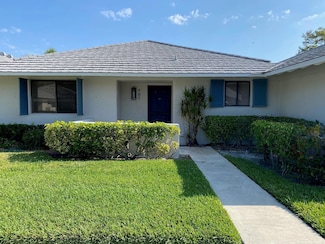 707 Club Dr, Palm Beach Gardens, FL 33418