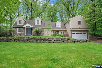 35 Oak Ridge Rd, Ramsey, NJ 07446