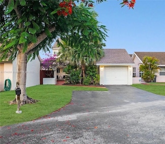 6863 SW 104th Ct, Miami, FL 33173