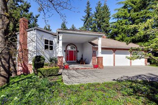 8460 SE 44th St, Mercer Island, WA 98040