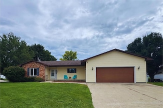 105 W Benton St, Fontanelle, IA 50846