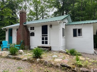 43 Elm St, Bristol, NH 03222