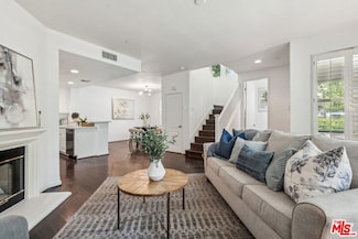 2460 E Villa St Unit 2, Pasadena, CA 91107