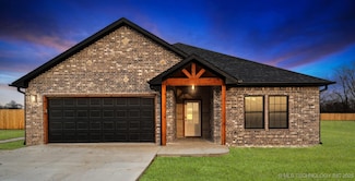 205 Lindsey Ave, Adair, OK 74330