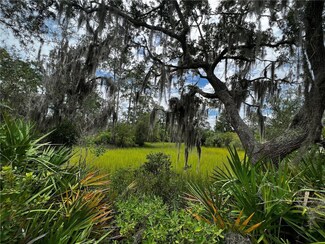 371 Shore Dr, Brunswick, GA 31520