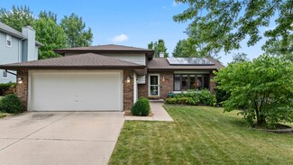 302 Terry Ln, Bloomingdale, IL 60108
