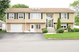 290 E View Ave, Cranston, RI 02920