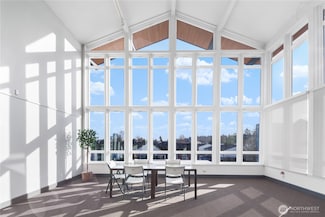 2501 Canterbury Ln E Unit 221, Seattle, WA 98112