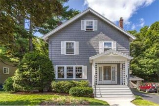9 Sears Ave, Melrose, MA 02176