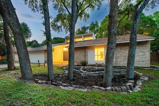 4831 Trail Crest Cir, Austin, TX 78735