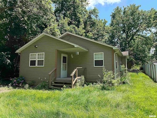 511 W Rigdon St, Carbondale, IL 62901