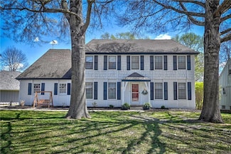 10019 Caenen Dr, Lenexa, KS 66215