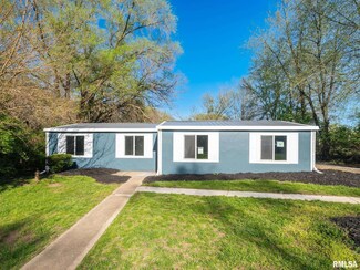 13752 2nd St, Pekin, IL 61554