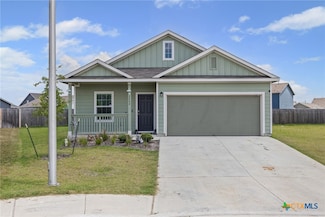2402 Sunray Ct, Lockhart, TX 78644
