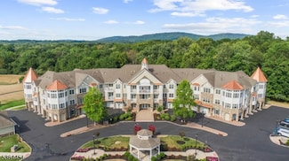 1320 Berry Farm Rd Unit 1320, Whitehouse Station, NJ 08889